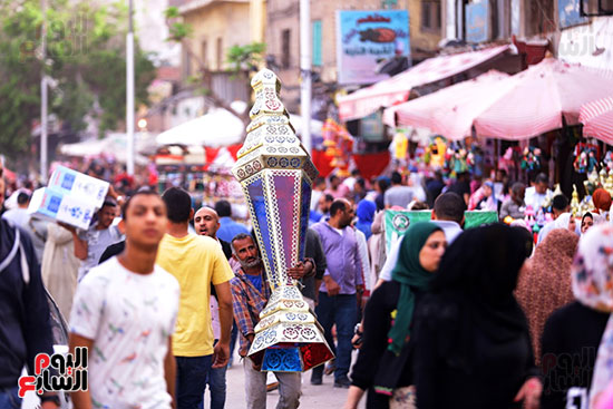 فوانيس رمضان تزين شوارع السيدة زين (12)