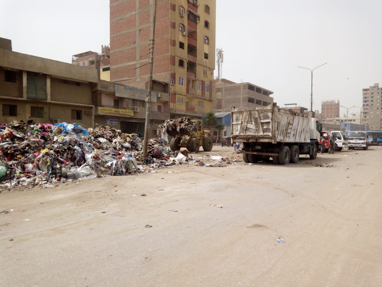 القمامة بشوارع شبرا الخيمة