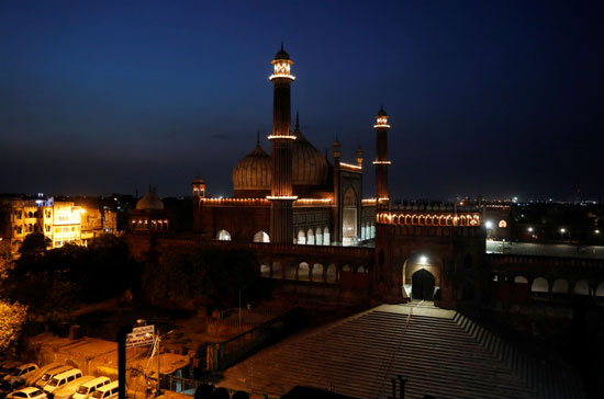 مسجد-فى-أحياء-دلهى-القديمة-خالى-من-الناس-وقت-الصلاة