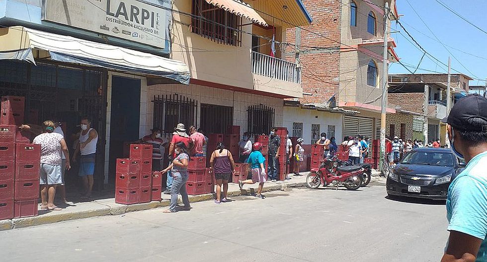طوابير طويلة على البيرة فى بيرو
