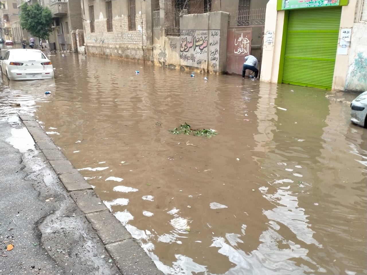 غرق شارع شبرا بالمياه  (7)