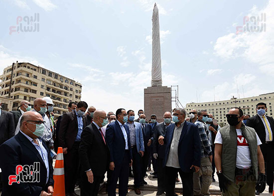رئيس الوزراء يتفقد أعمال التطوير  فى ميدان التحرير  (16)