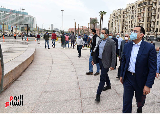 رئيس الوزراء يتفقد أعمال التطوير  فى ميدان التحرير  (6)