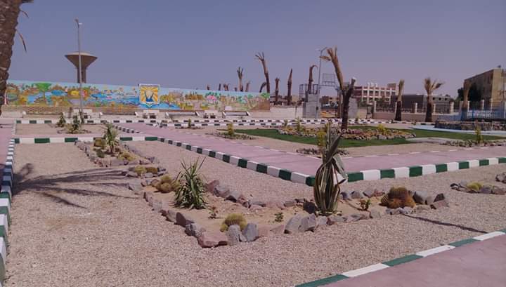  محافظ جنوب سيناء أثناء تفقد المشروعات الخدمية برأس سدر (2)