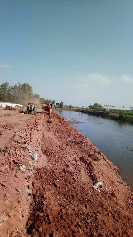 ازالة تعديات على نهر النيل فرع دمياط  (4)