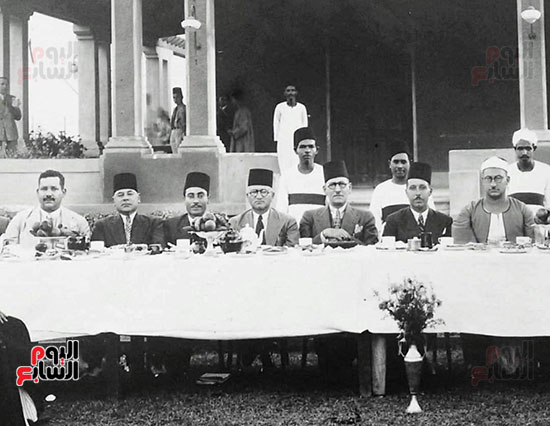 عبد-السلام-عطوان-مع-أعضاء-حزب-الوفد-1930