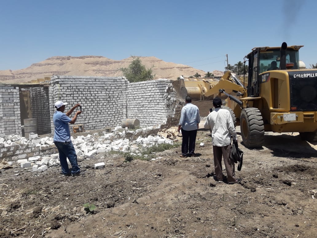 رئيس مدينة القرنة يعلن إزالة 15 حالة تعدى على أملاك الدولة والأراضى الزراعية