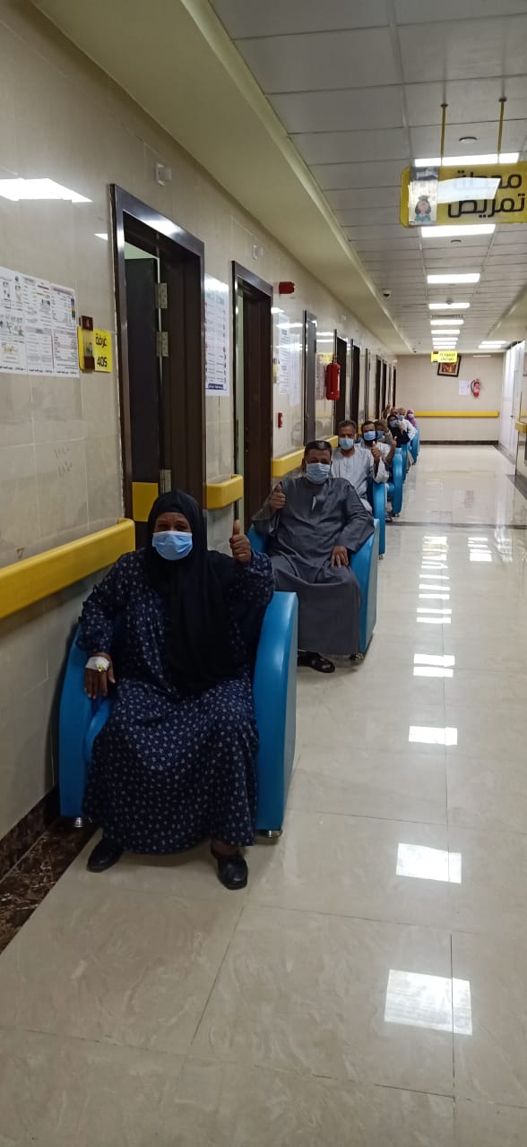 جانب من المتعافين قبل خروجهم من المستشفى
