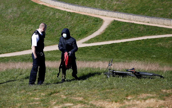 الشرطة-البريطانية-تحذر-المواطنين-فى-حدائق-نورثولت