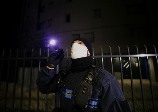 أحد عناصر الشرطة الفرنسية