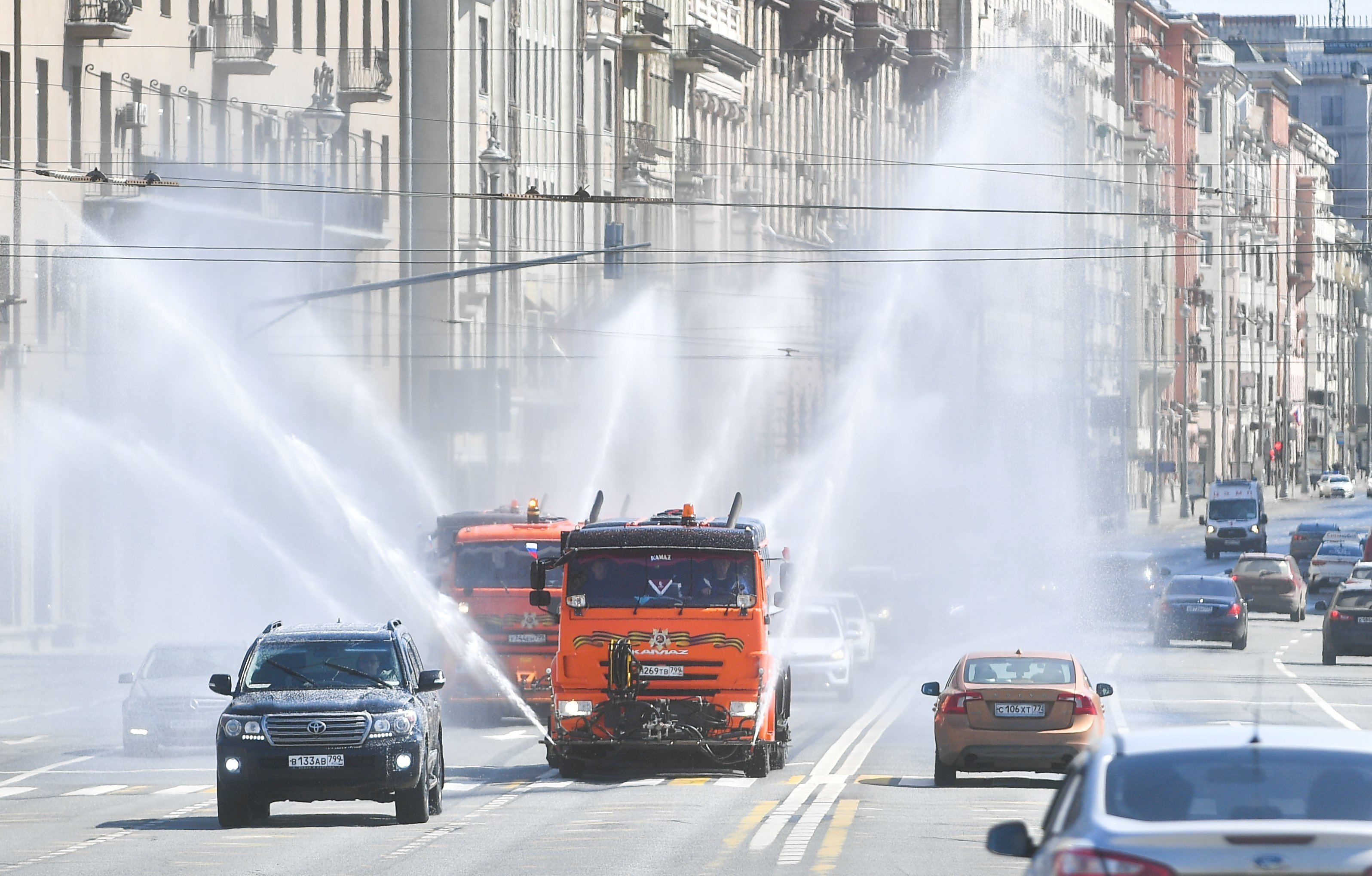 تطهير وتعقيم شوارع موسكو