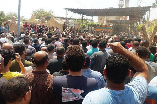 الآلاف يشيعون جثمان ثانى شهداء الدقهلية (2)