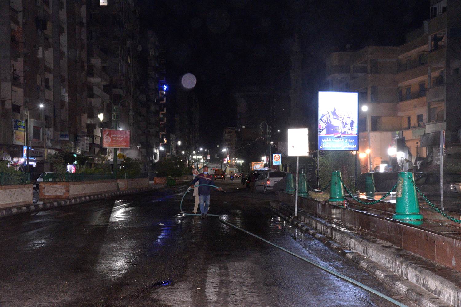 محافظ أسيوط يتابع أعمال التطهير بشوارع حي شرق (21)