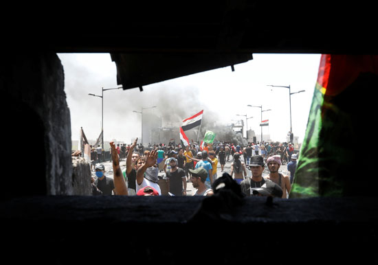 العراق يعود للتظاهر بعد هدنة كورونا