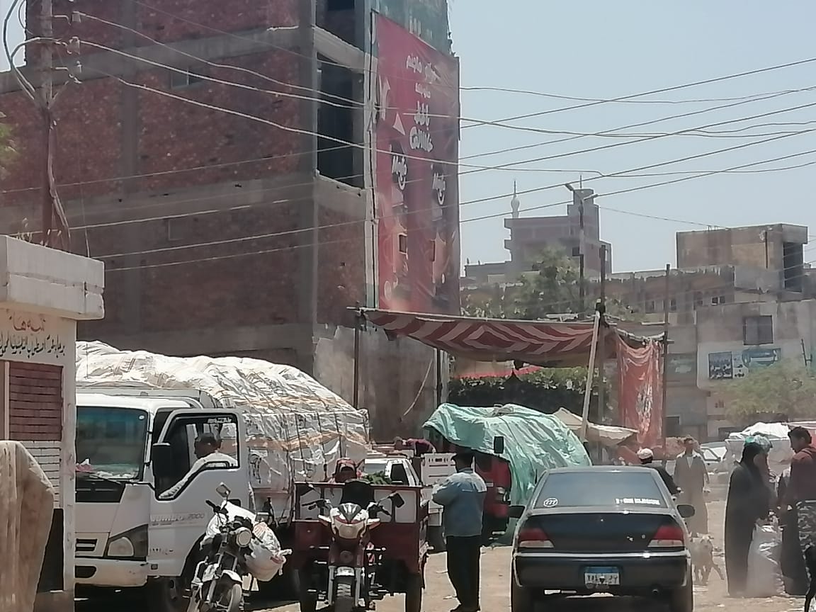 انتشار القمامة بجوار مدرسة ومعهد أزهري  (5)