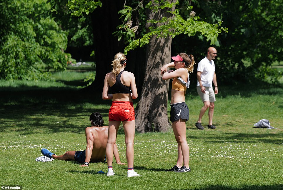 28199830-8304549-A_group_stop_for_a_break_after_exercising_in_Brockwell_Park_sout-a-46_1589104266069