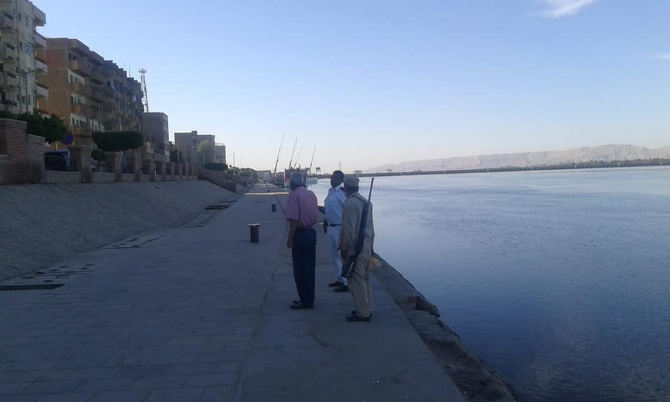 جانب من منع السباحة على كورنيش النيل باسنا