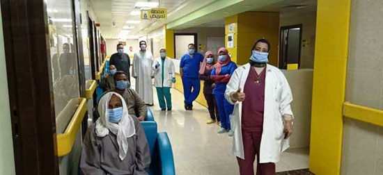 الفريق-الطبى-الذهبى-بمستشفى-إسنا-للحجر-الصحى
