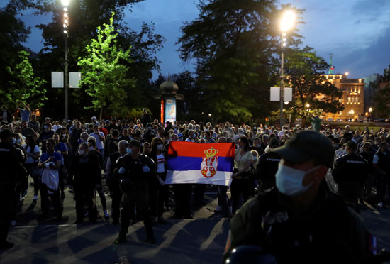 آلاف المتظاهرين فى صربيا
