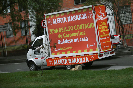 شاحنة تسير فى شوارع كولومبيا