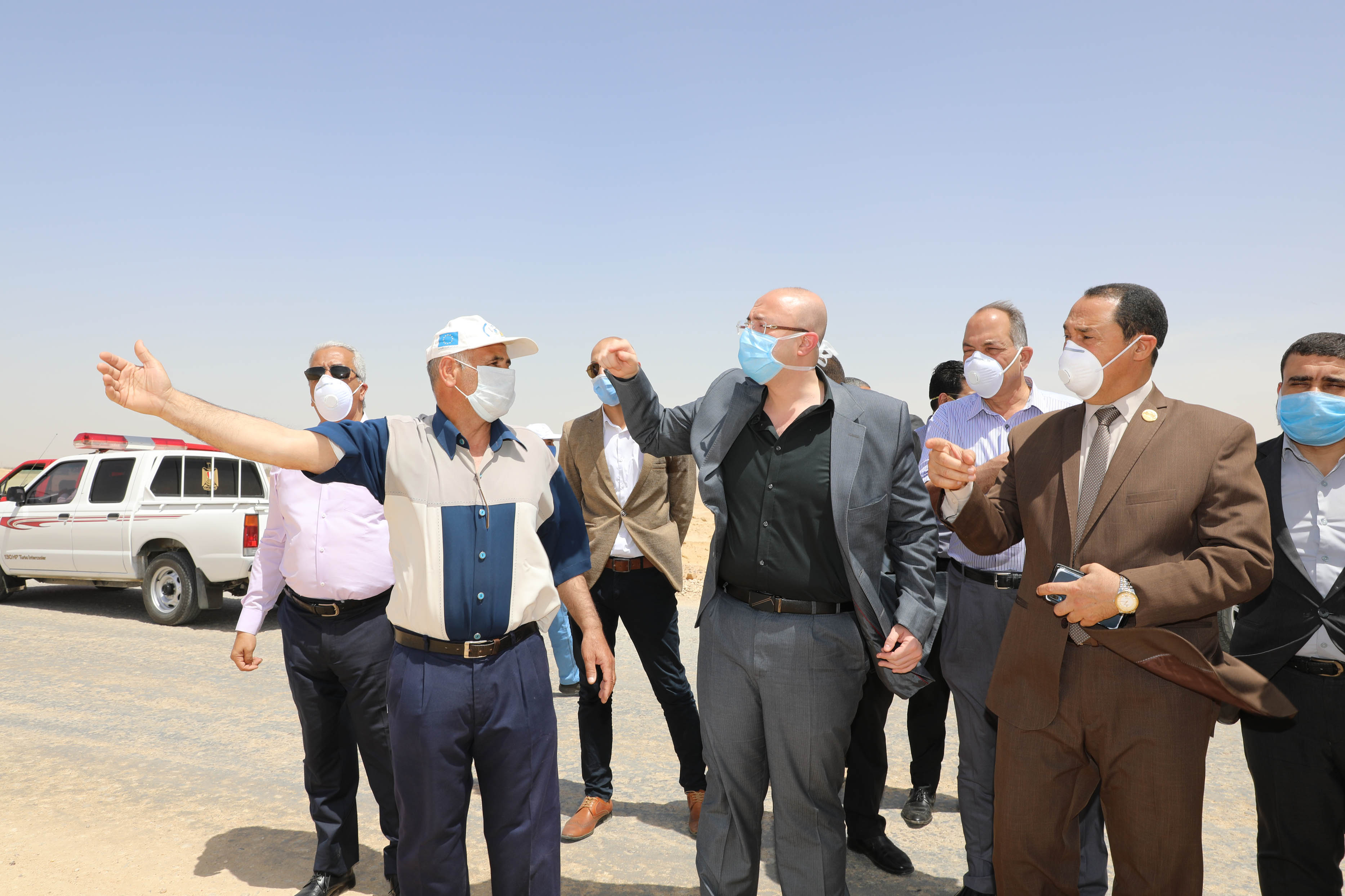 محافظ بني سويف يتفقد أعمال رفع كفاءة واحة ميدوم (3)