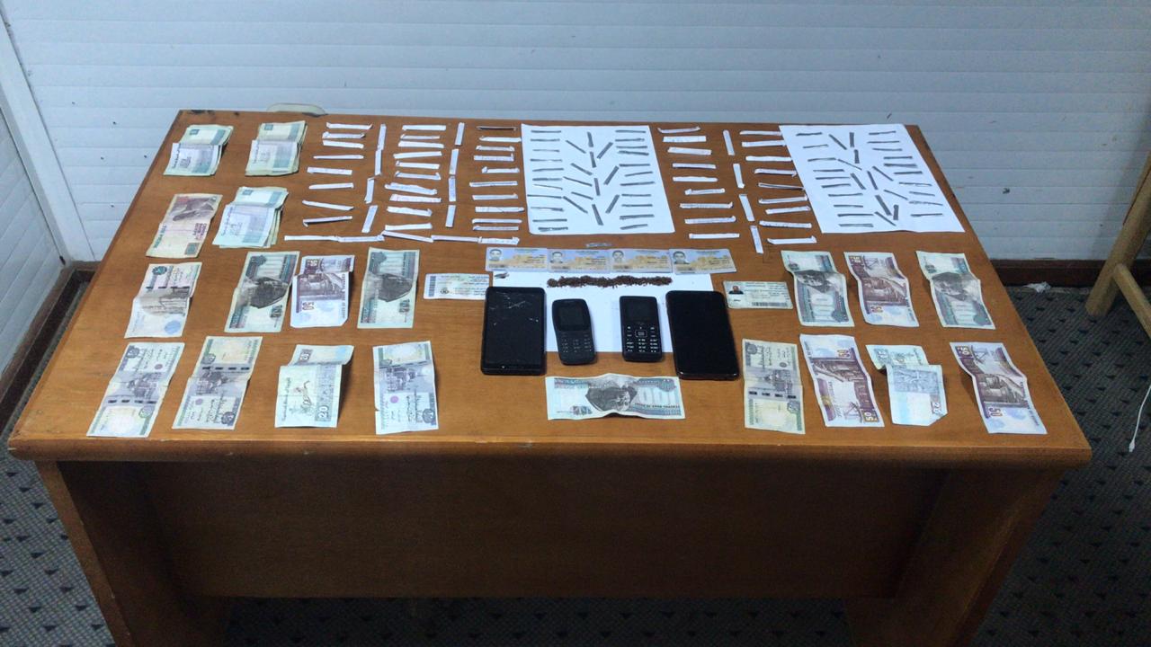 المتهمين والمضبوطات (2)