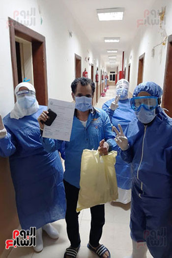 مغادرة 7 حالات بمستشفى عزل بنى سويف بعد تعافيهم من كورونا (1)