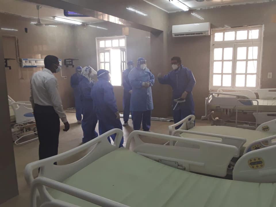 متابعة تجهيزات الأسرة لخدمة المصابين