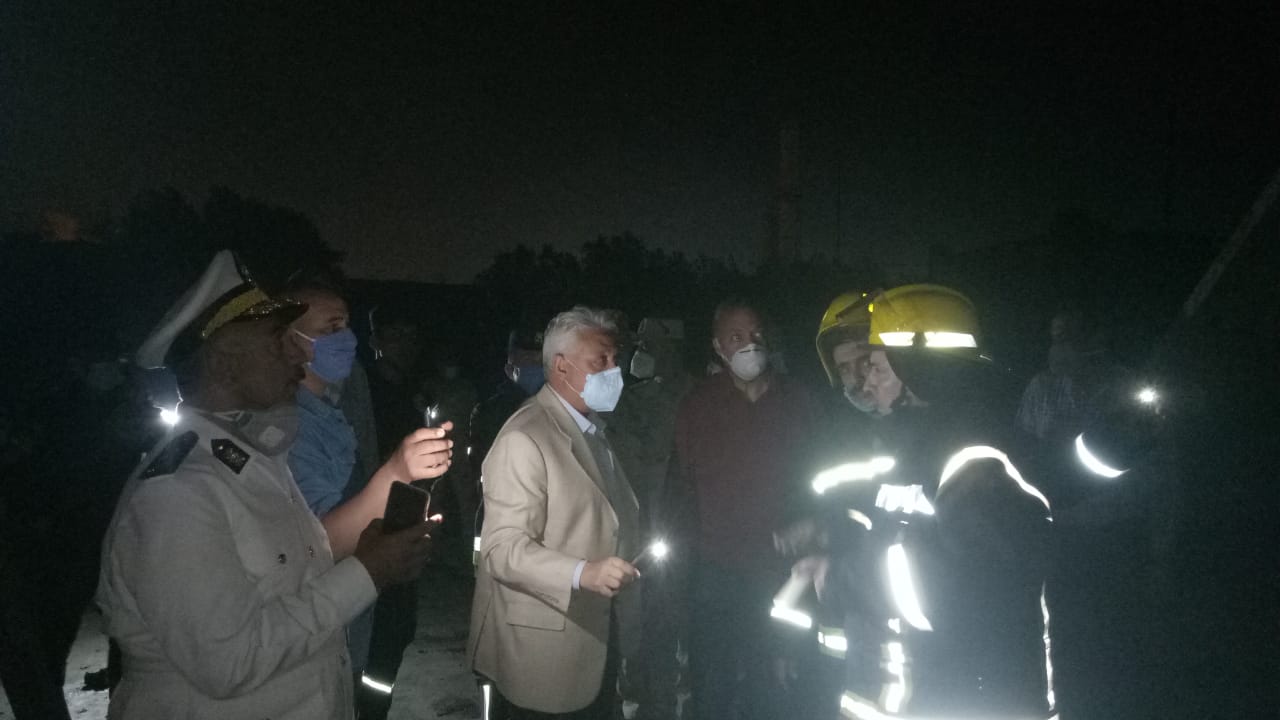 محافظ القليوبية ومدير الامن يتابعان أعمال التبريد محافظ القليوبية ومدير الامن يتابعان أعمال التبريد