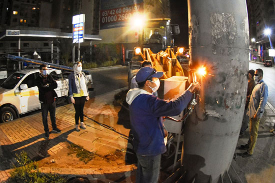 حملة مكبرة لإزالة الإعلانات المخالفة بمحافظة الإسكندرية (7)