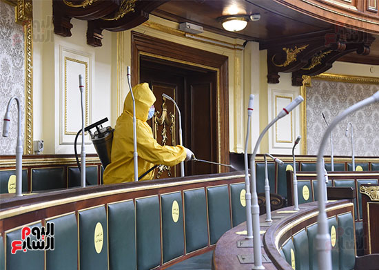 تعقيم و تطهير قاعات البرلمان استعدادا لجلسات الأحد المقبل (10)