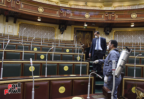  تعقيم جميع قاعات مباني ومكاتب البرلمان (20)