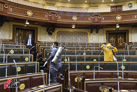  تعقيم جميع قاعات مباني ومكاتب البرلمان (21)