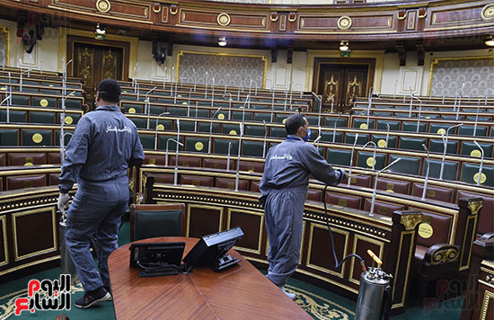 تعقيم و تطهير قاعات البرلمان استعدادا لجلسات الأحد المقبل (12)
