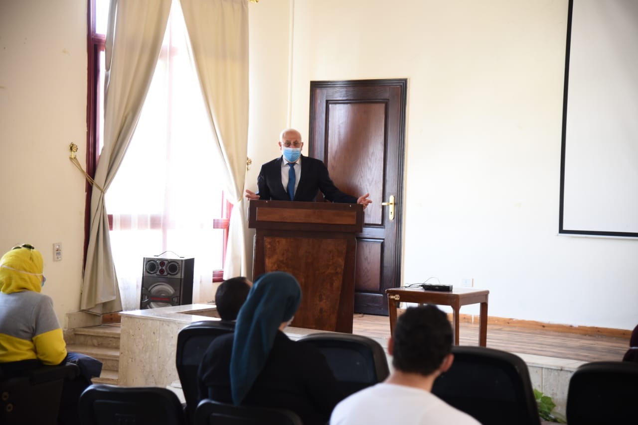 لقاء المحافظ بالمدينة الشبابية مع أطقم أطباء (6)