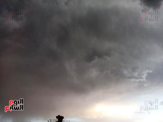 أمطار ورعد وبرق في سماء محافظة الأقصر (4)