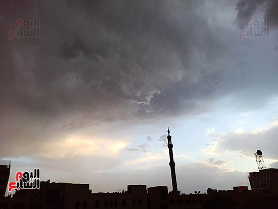 أمطار ورعد وبرق في سماء محافظة الأقصر (1)