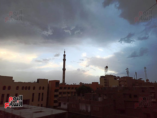أمطار ورعد وبرق في سماء محافظة الأقصر (5)