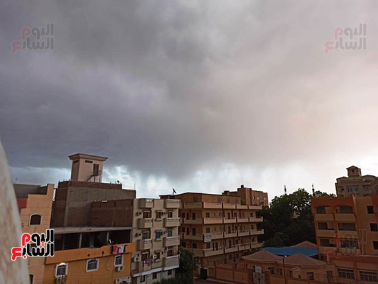 أمطار ورعد وبرق في سماء محافظة الأقصر (2)