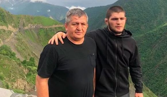 المقاتل الروسى حبيب نورمحمدوف ووالده
