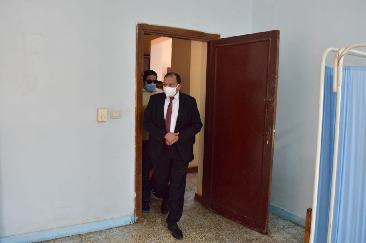 رئيس جامعة بنى سويف يتفقد تجهيزات المدن الحامعية (6)