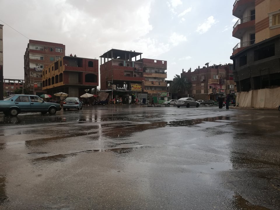 سقوط امطار على مدينة الخارجة  (10)