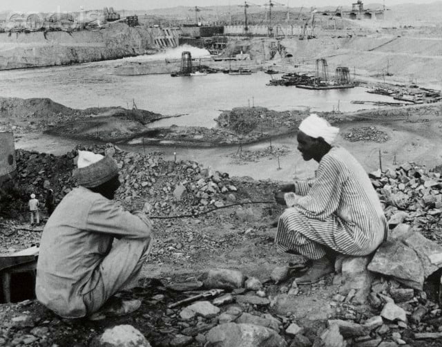 56 عامًا على تحويل مجرى النيل لبناء السد العالى.. صور - اليوم السابع