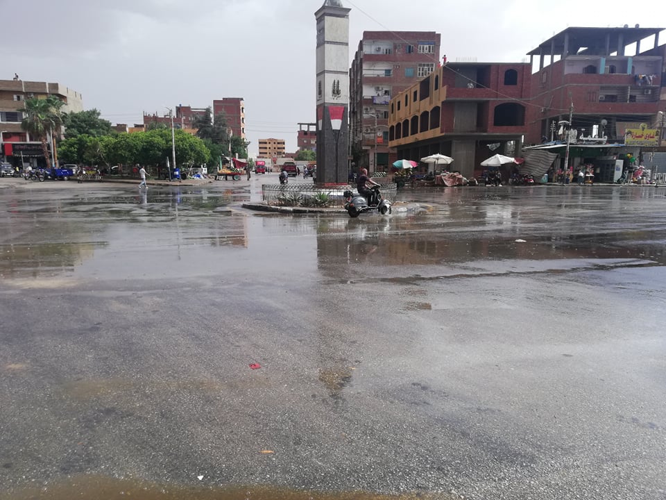 سقوط امطار على مدينة الخارجة  (8)