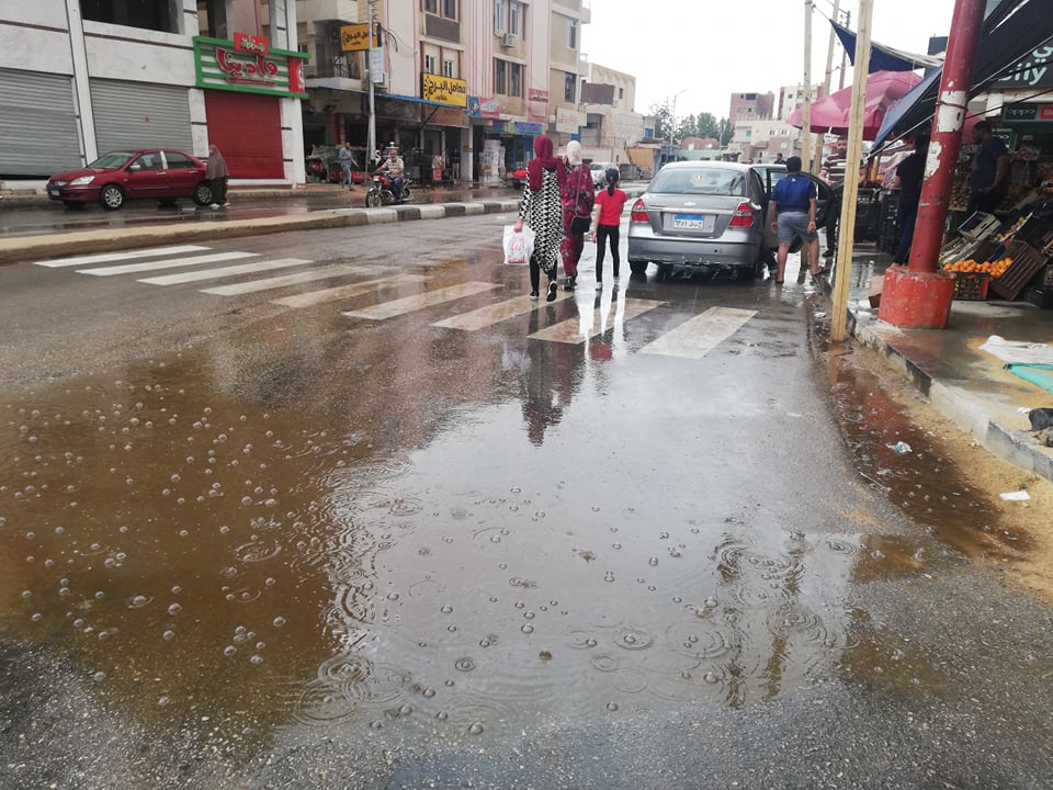 سقوط امطار على مدينة الخارجة  (9)