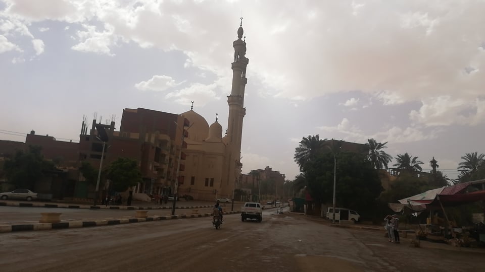 سقوط امطار على مدينة الخارجة  (3)