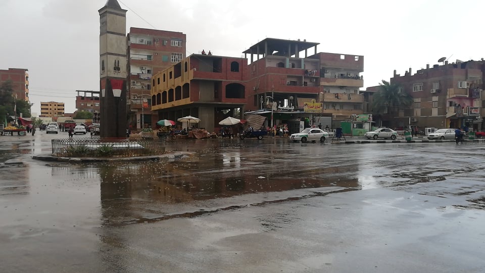 سقوط امطار على مدينة الخارجة  (5)