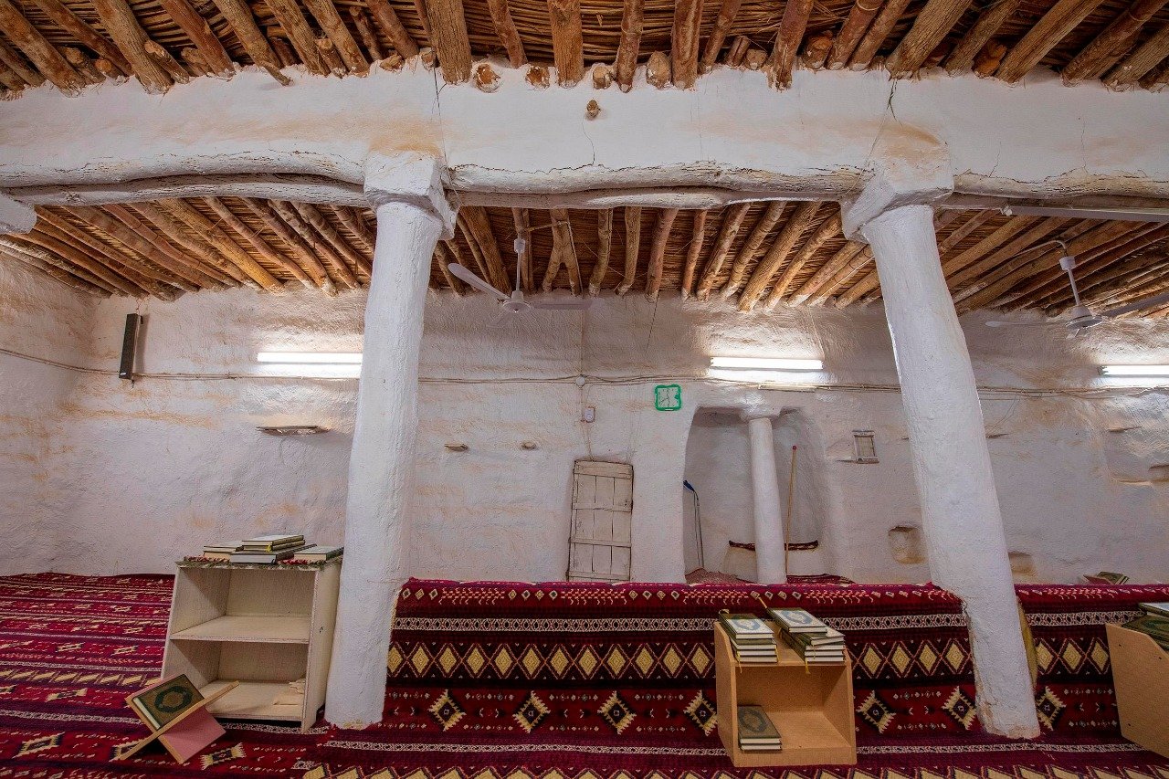 ترميم أحد المساجد التاريخية