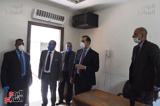 أمين عام النواب يتفقد انتظام سير الإجراءات الاحترازية قبل بدء الجلسة العامة  (9)
