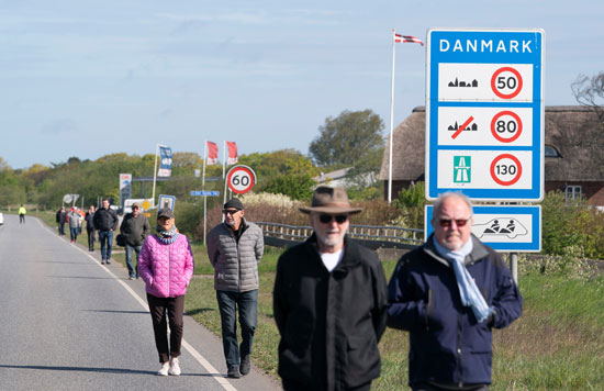 دنماركيون يتوجهون لموقع التظاهر